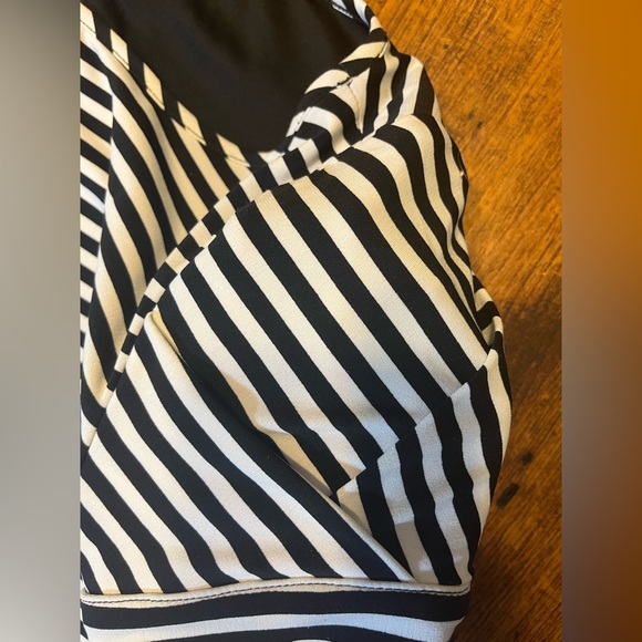 Black and White Striped Laundry by Design Dress Size Medium - Picture 11 of 14